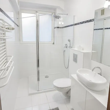 Kielbasnicza 1a Rynek 3 Pok Osobne 65 M2 * Vratislav